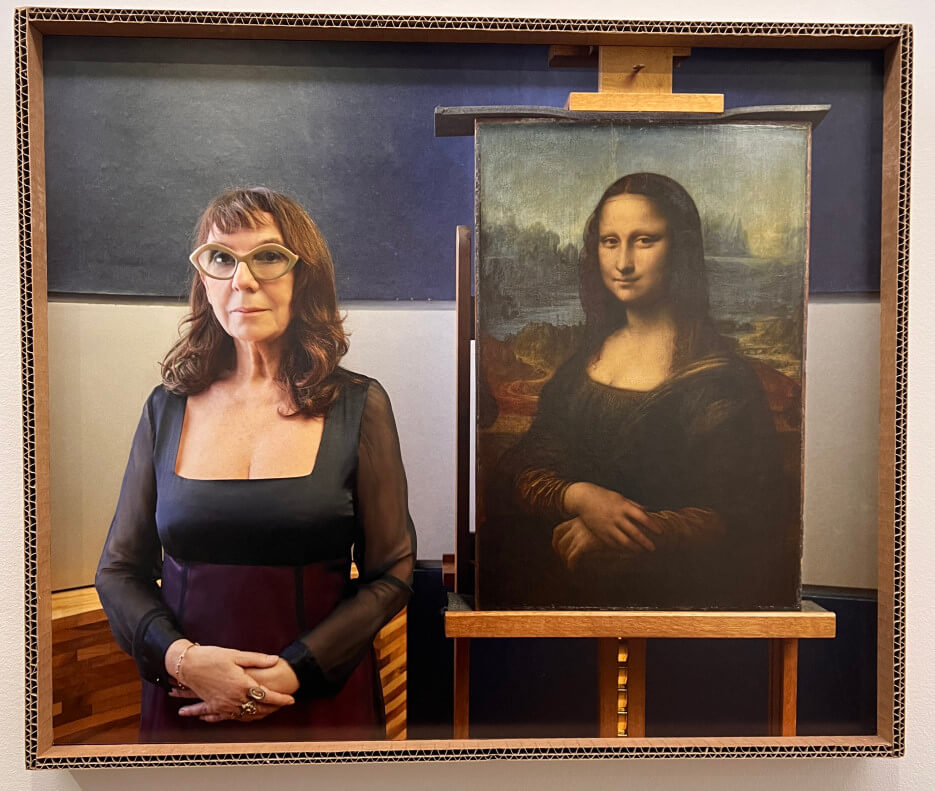 Sophie Calle posing with the Mona Lisa