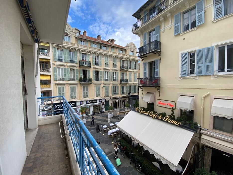 The view from the balcony on rue de France from fractional property in Nice, Le Palais du Soleil
