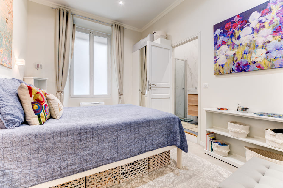 Bedroom with lots of storage with ensuite and window 10 Rue Chauvain Nice
