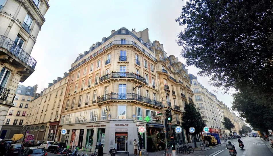 11 rue bailly paris building facade