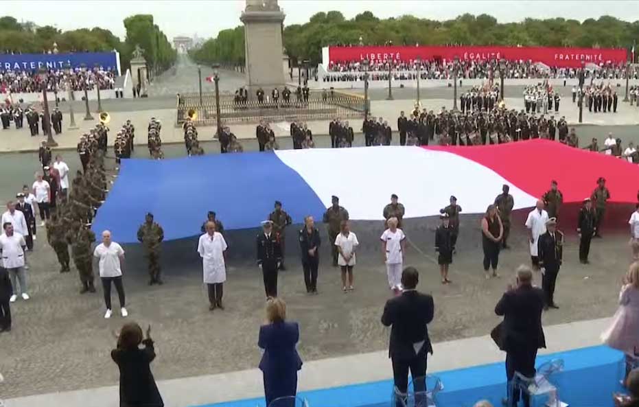 The Private Ceremony at Place de la Concorde