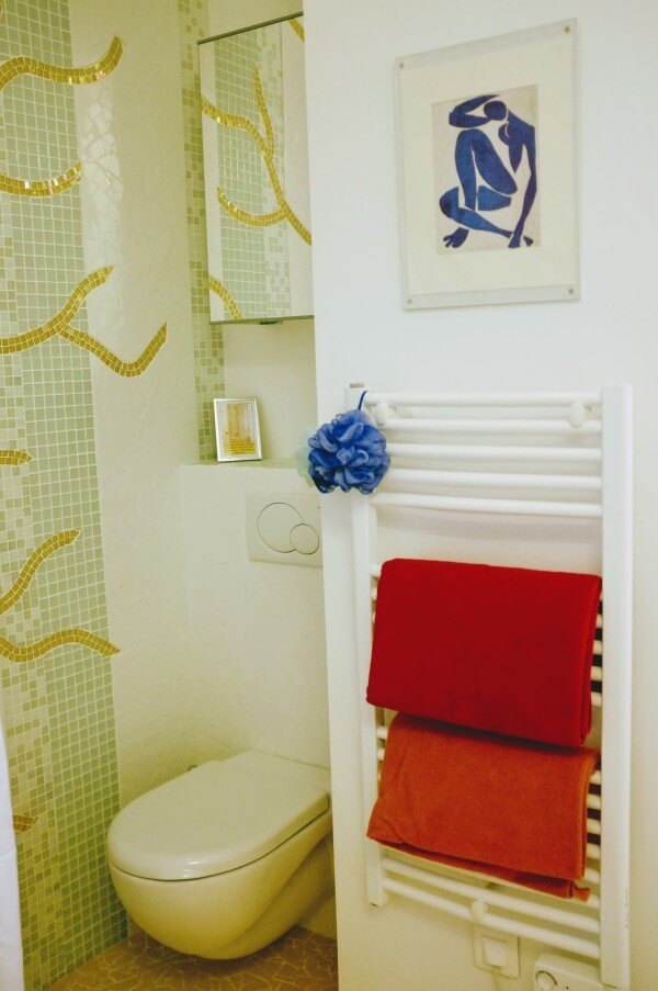 The toilet installed in Le Matisse, the apartment in Nice