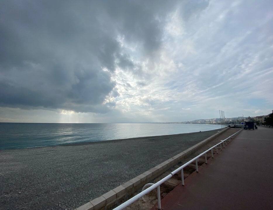 A gray day on the Baie des Anges