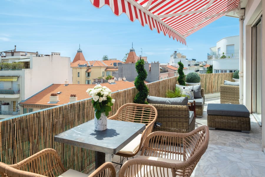 20 Rue Verdi, Quartier des Musiciens - large terrace with awnings