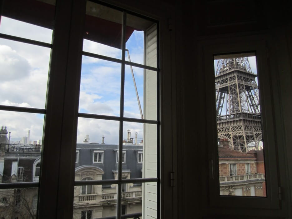 An apartment with a view of the Eiffel Tower