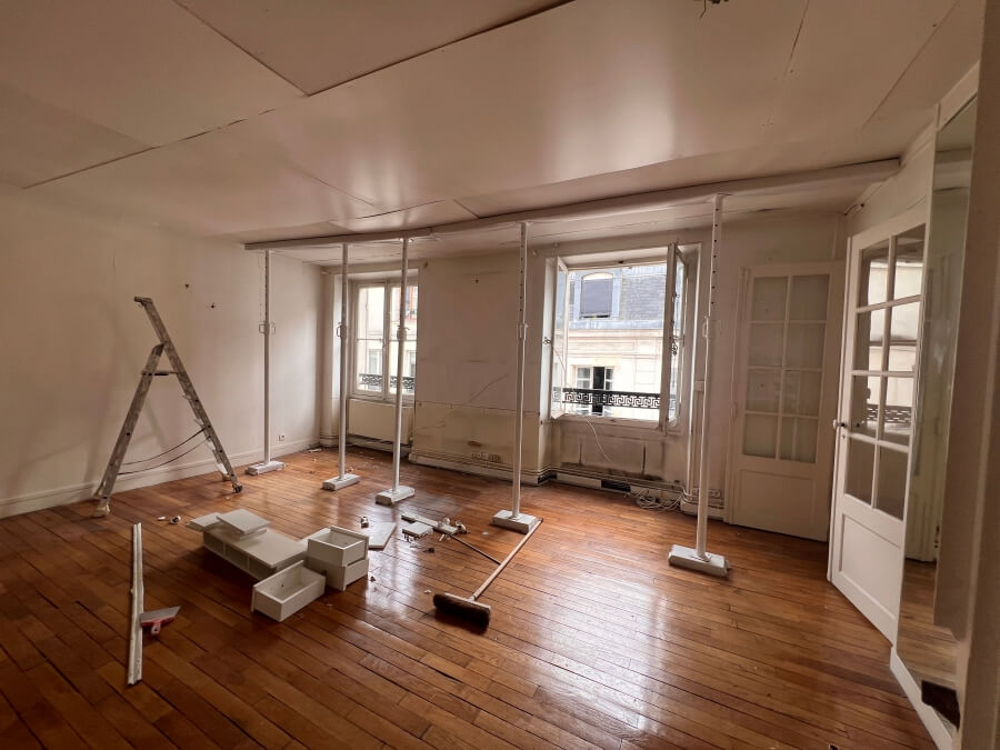 Adrian Leeds' empty apartment in Paris after removal of all her built-ins