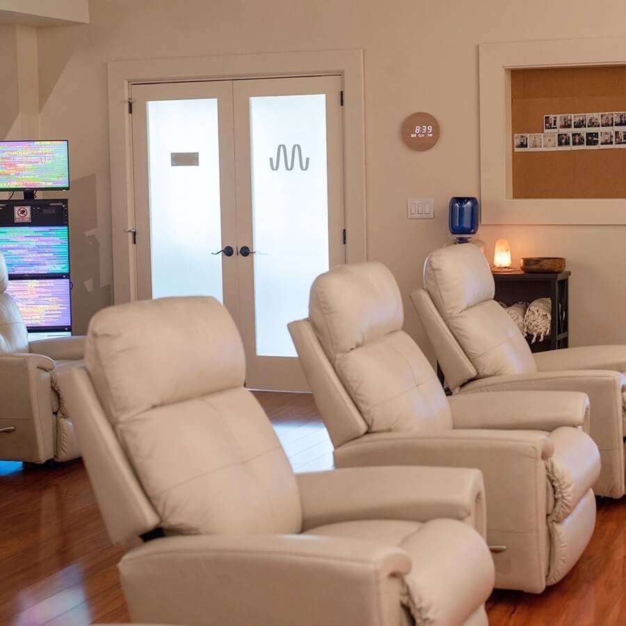 The lounge-like chairs in the Scalar room in Maui, Hawaii