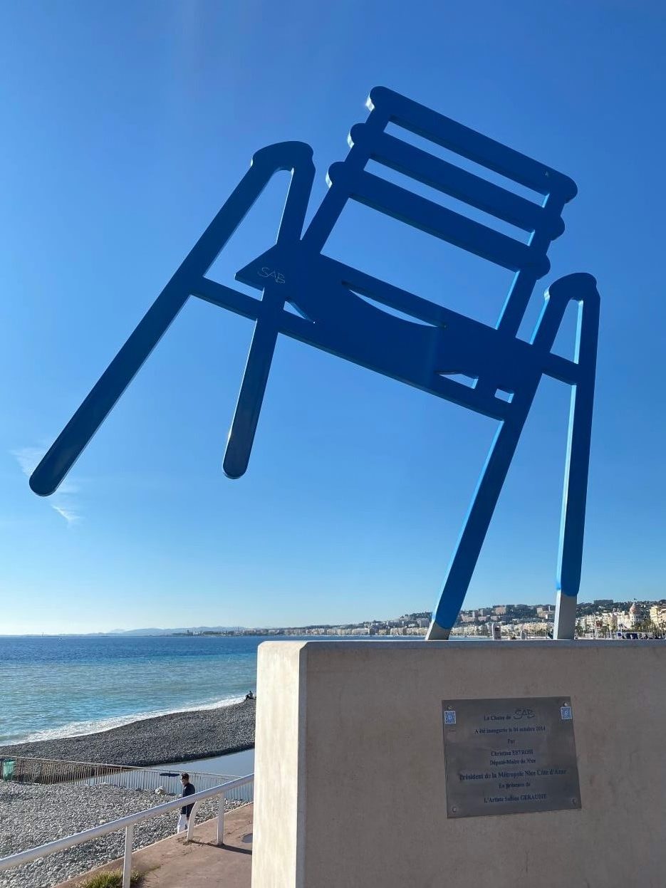 La Chaise Bleue, a sculpture by Sabine Geraudie