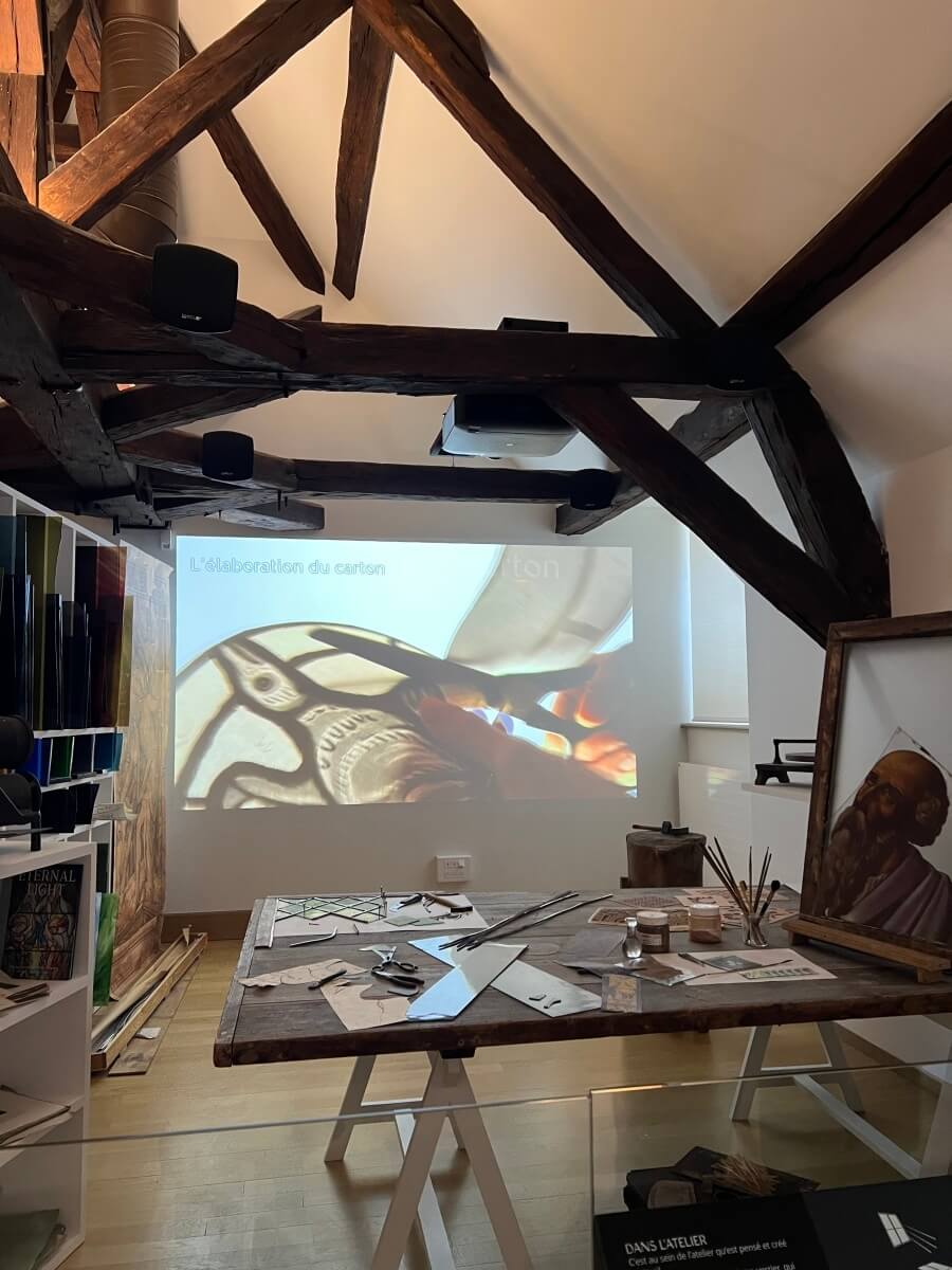 Example of a workshop in the Cité du Vitrail in Troyes, France