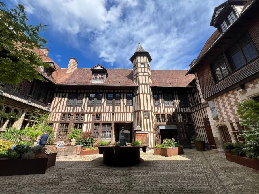 the Maison de l’Outil et de la Pensée Ouvrière