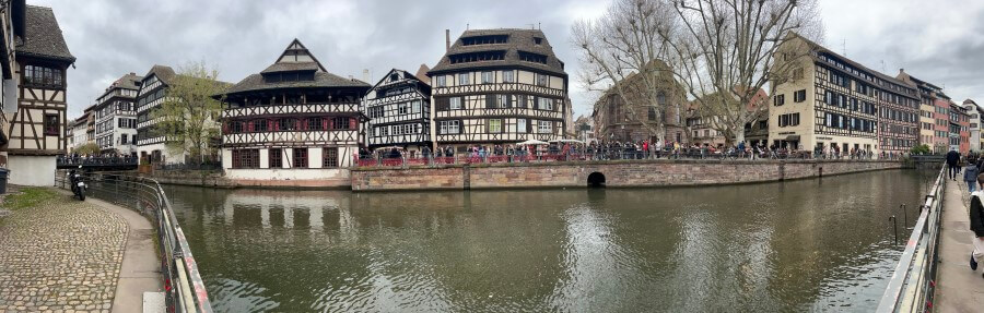 Adrian Leeds panorama photo of Le Petit France