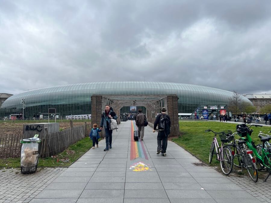 The exterior of the Strasbourg train station