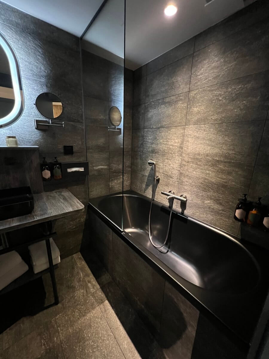 A bathroom in the Boudoir des Muses hotel in Paris
