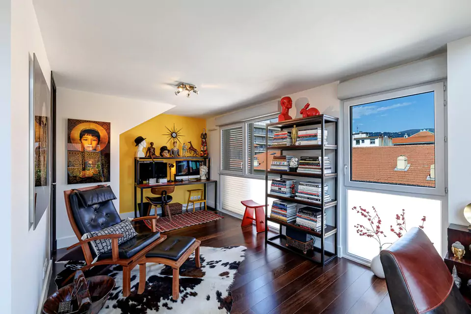 spacious studio office or bedroom at 4 ave Cyrille Besset, Nice duplex penthouse
