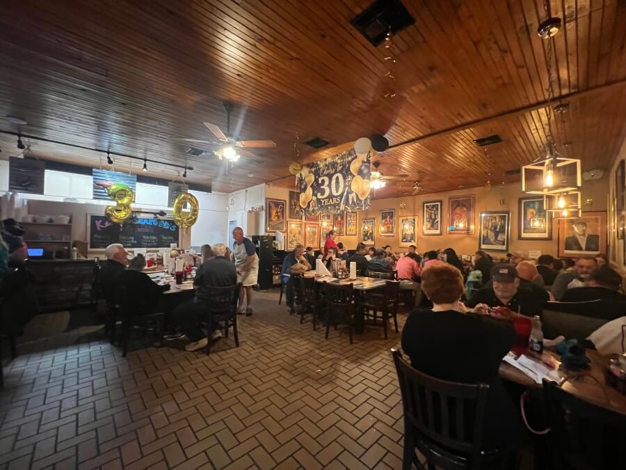 The interior of Kenner Seafood in Kenner, LA