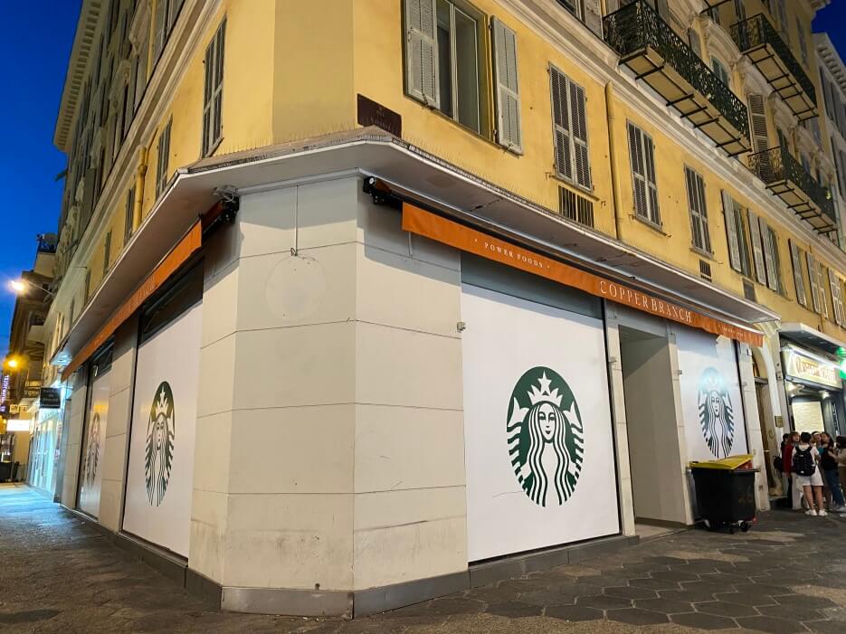 Starbucks, soon to open, 26 rue Masséna