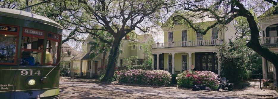 Photo of homes along Saint Charles Avenue, New Orleans