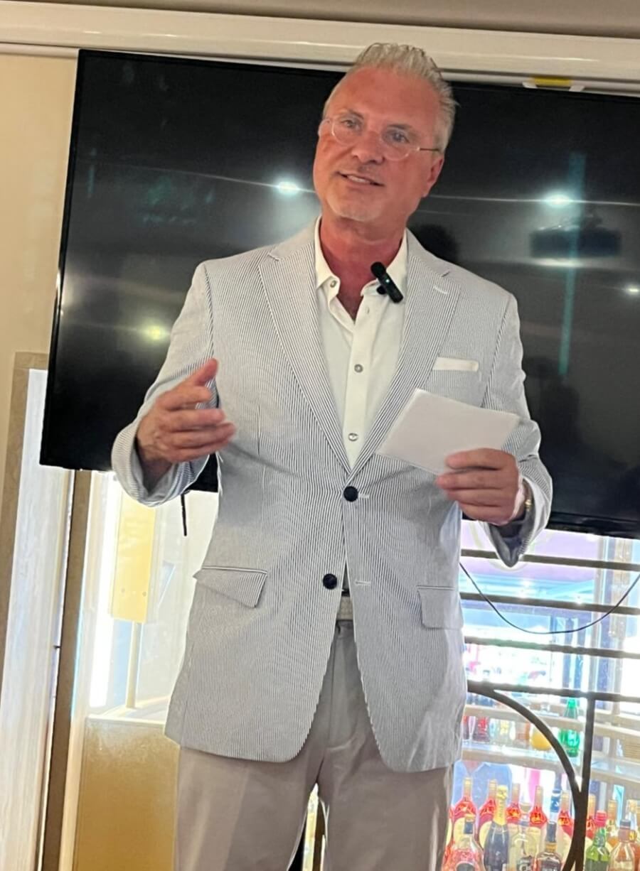 Billy Linville speaks at Nice's May Après-Midi