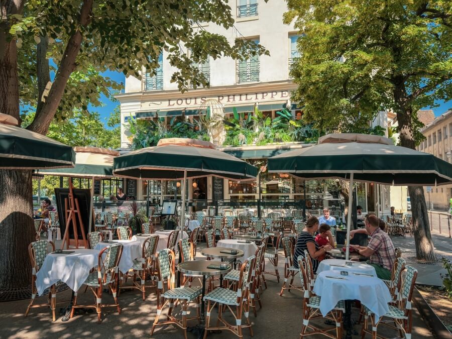 Terrasse dining at Le Louis Philippe in Paris, France