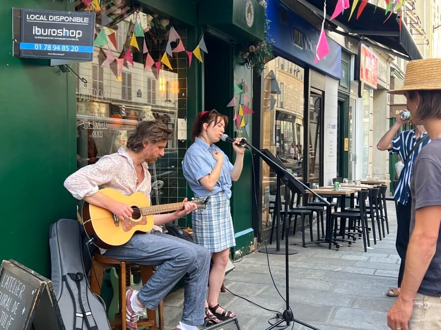 Woman crooner at Fête de la Musique in Nice, France