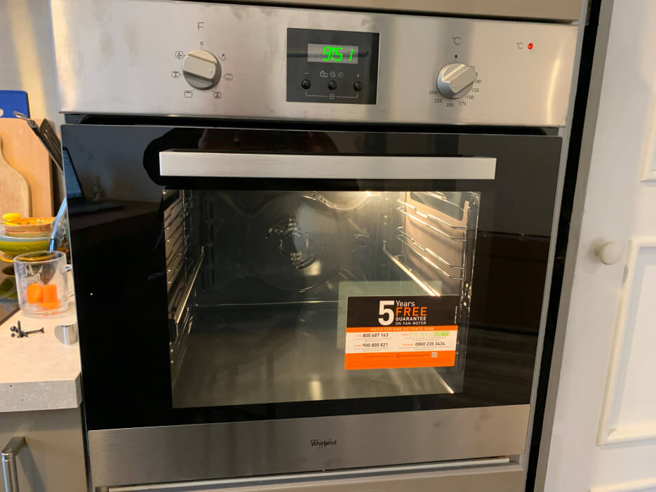 A new oven from Darty in France