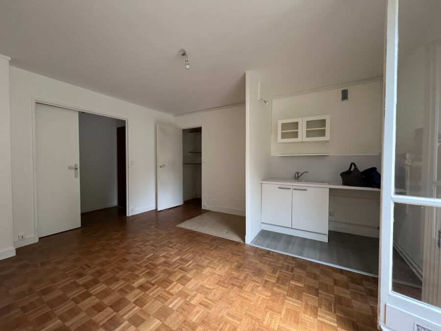 An empty Paris apartment