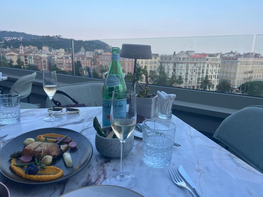Summer dining al fresco in Paris