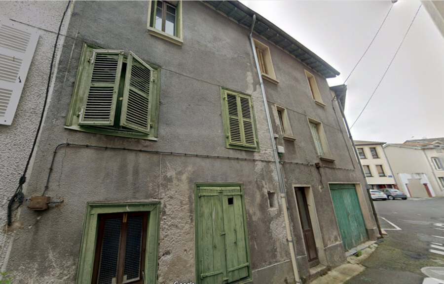 Village house for sale in Ambert, France for 1€