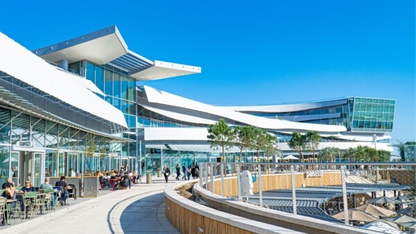 The exterior of Cap 300 shopping center