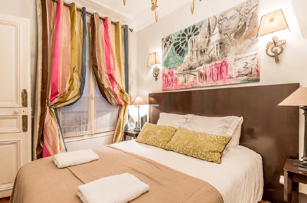 17 Rue dA'rcole 2nd luxury bedroom