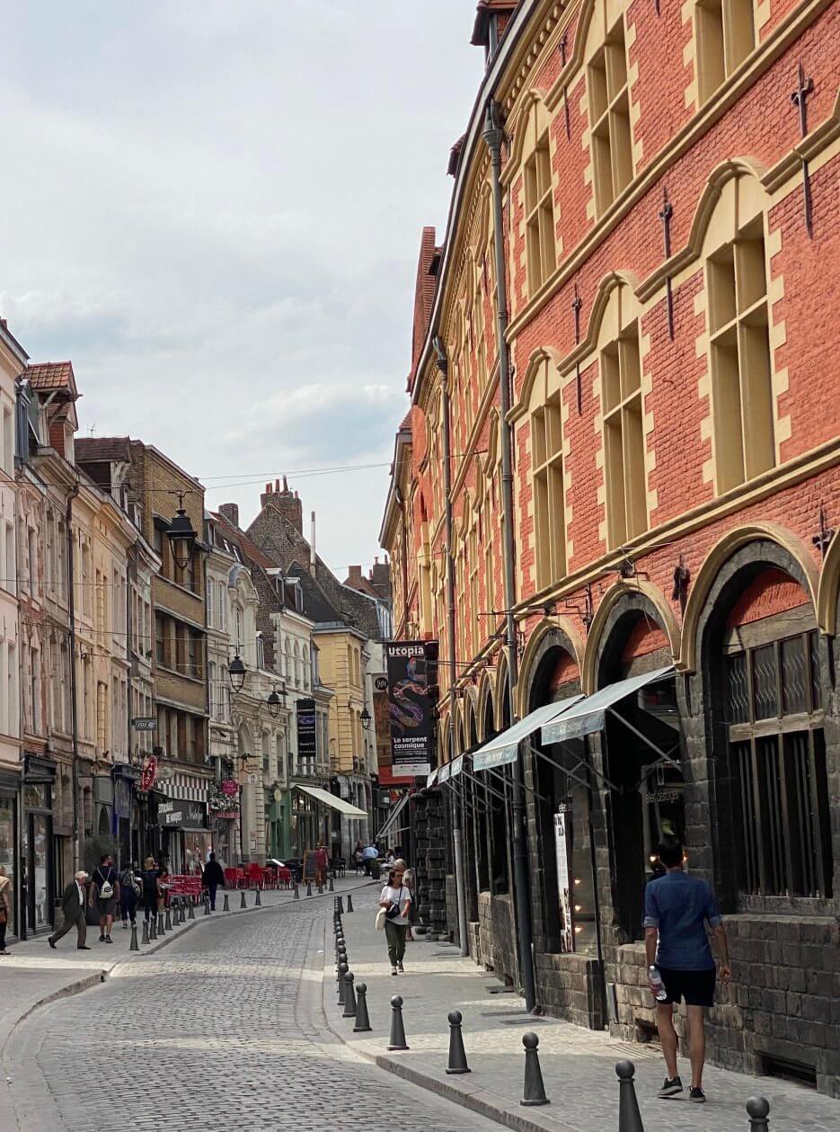 Rue de la Monnaie in Lille, France