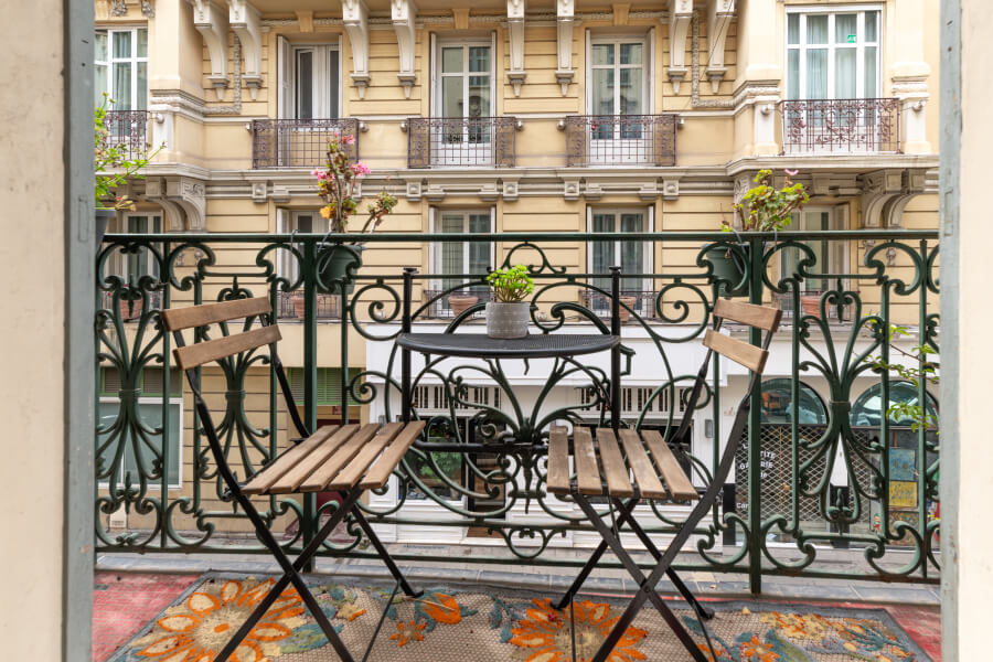 The balcony of the rue Chauvin apartment for sale in Nice