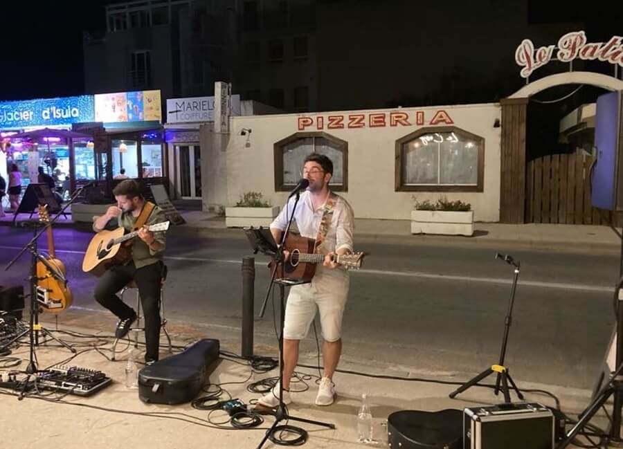 Street musicians in Calvi