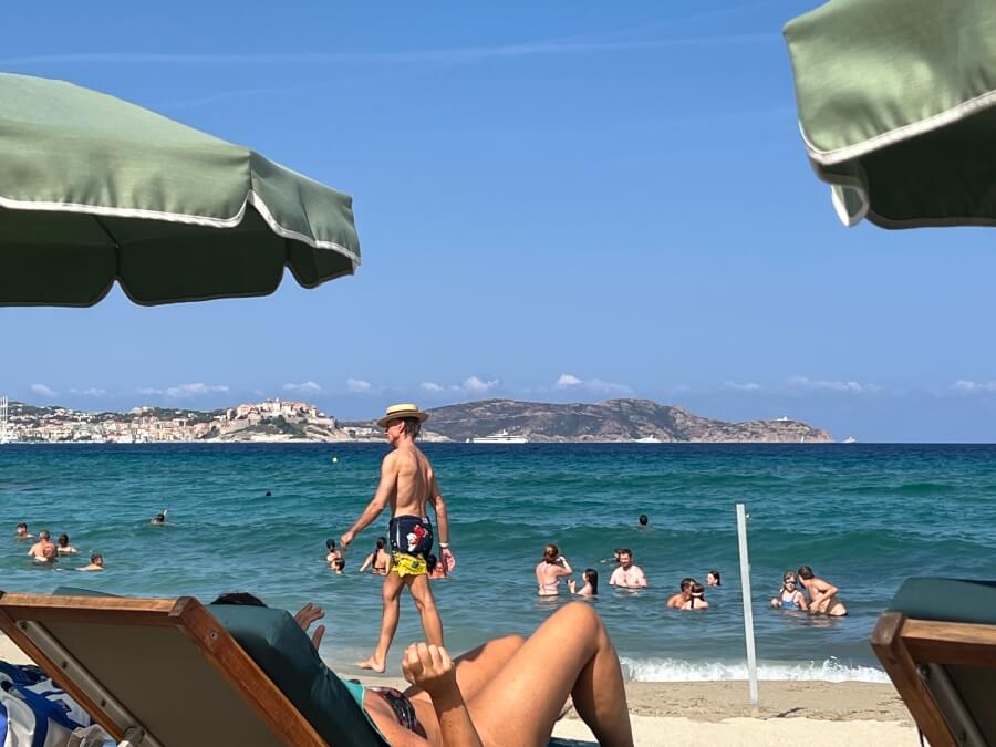 Sea view on the beach at Pain de Sucre