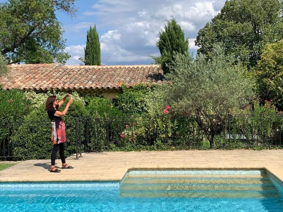 Adrian Leeds taking photos at Les Olivettes in Lourmarin France
