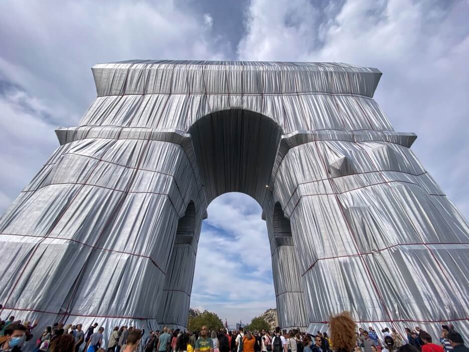 the Arc de Triomphe as a work of art by Cristo in Paris