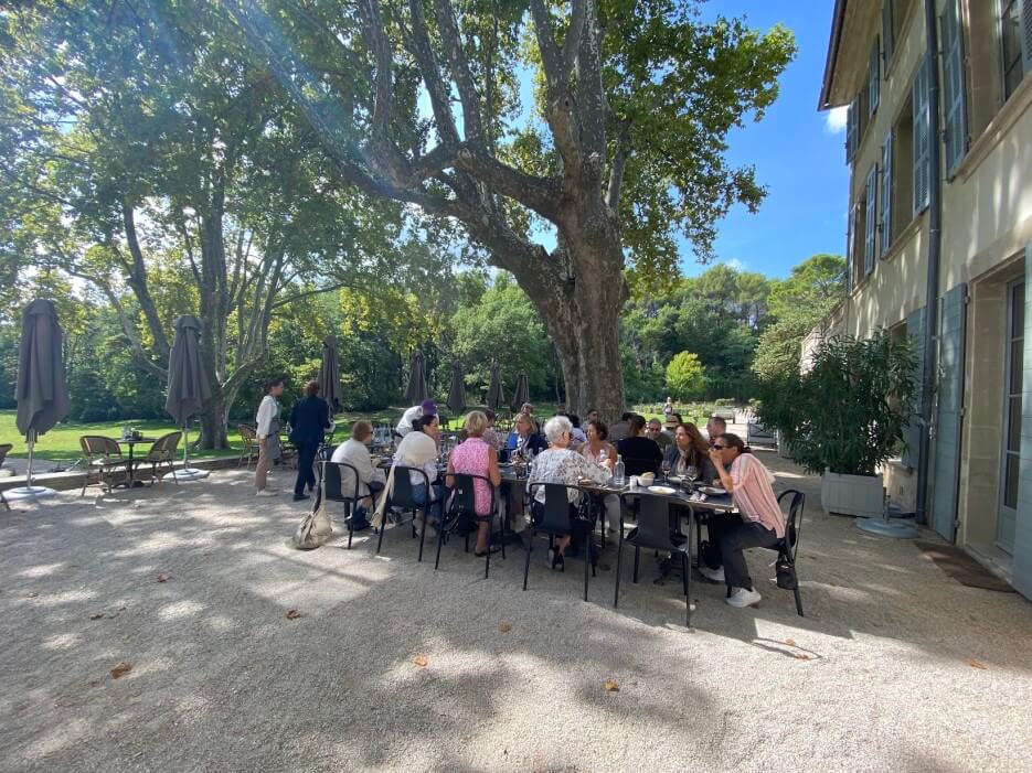 The tour group dining at Le Domaine de Fontenille
