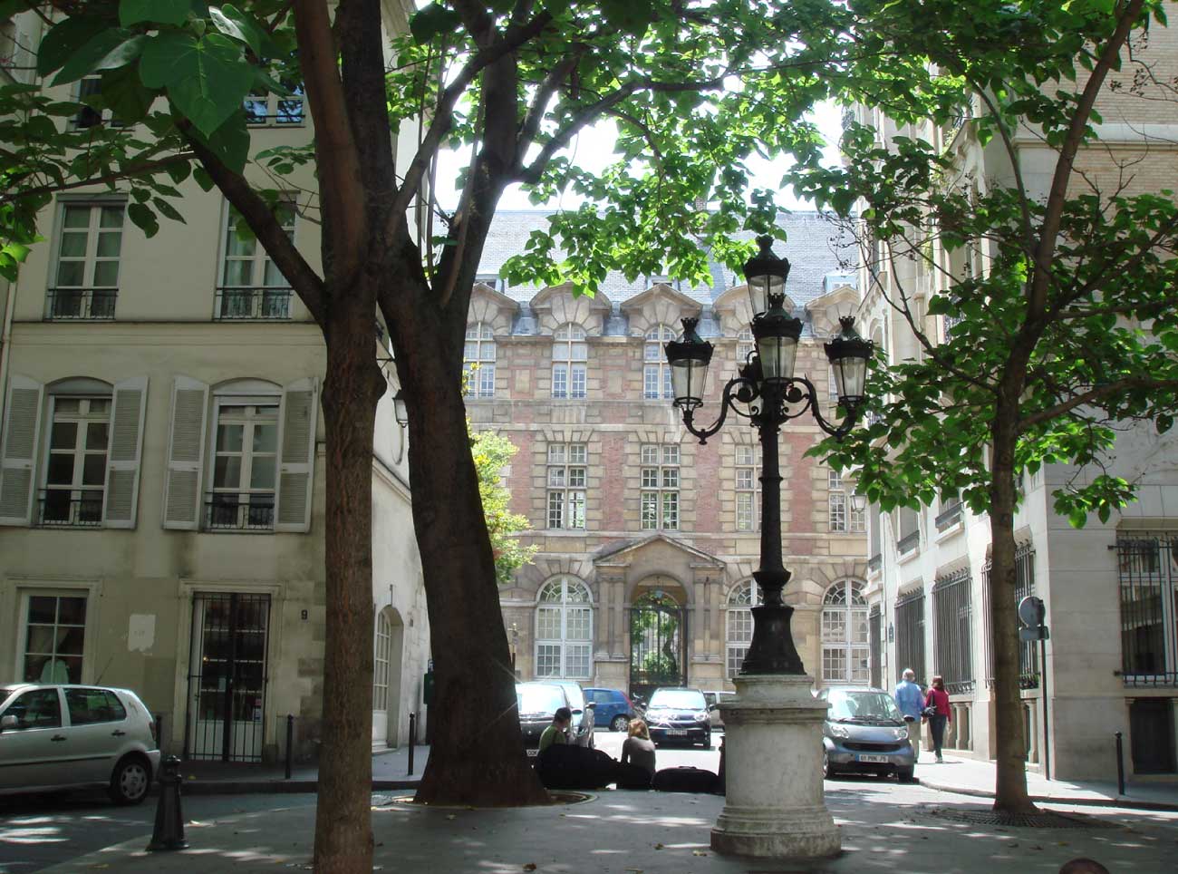 Paris Neighborhoods- Saint-Germain-des-Prés