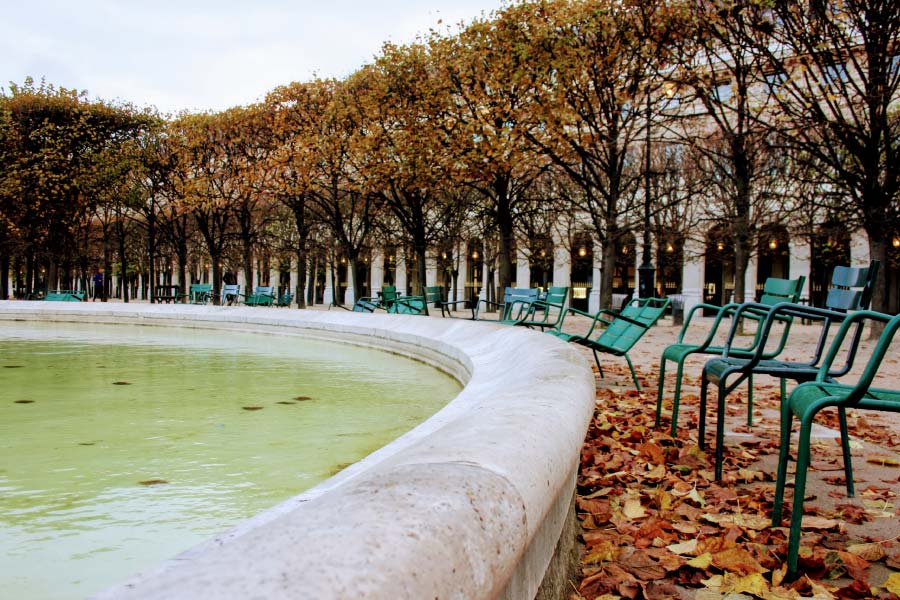 2 rue Jean Jacques Rousseau Palais Royal in the fall