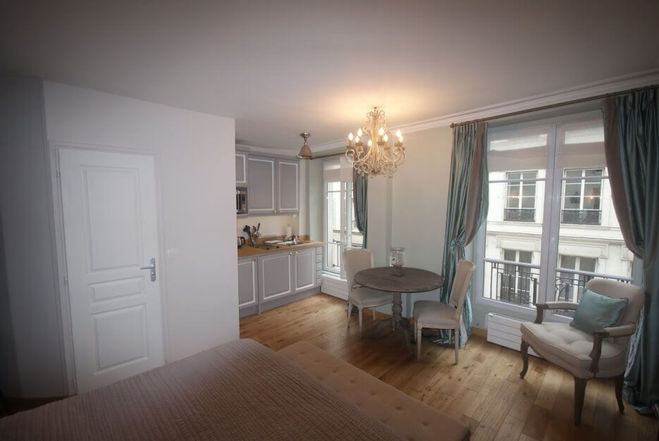 Paris apartment for sale by Adrian Leeds Group on rue Commines