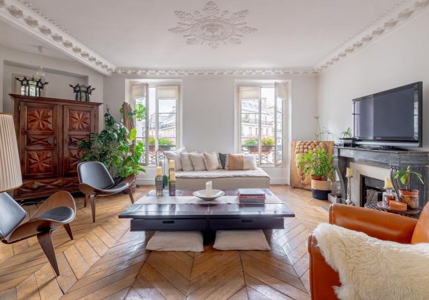 Living room of the apartment for sale on rue Madame in Paris, France