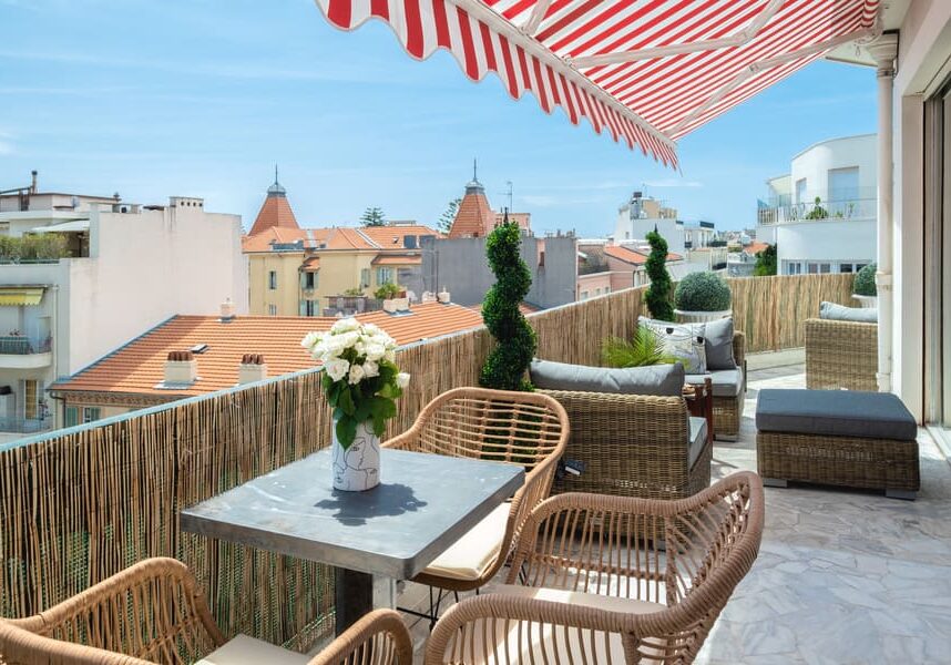 20 Rue Verdi, Quartier des Musiciens - large terrace with awnings
