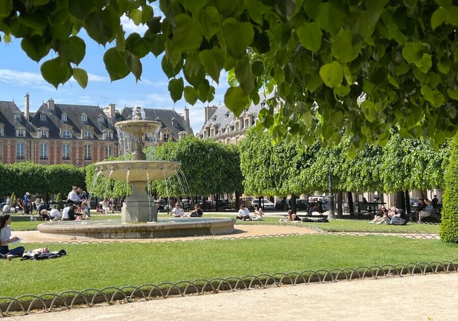 The green and sunny gardens of the Place des Voges
