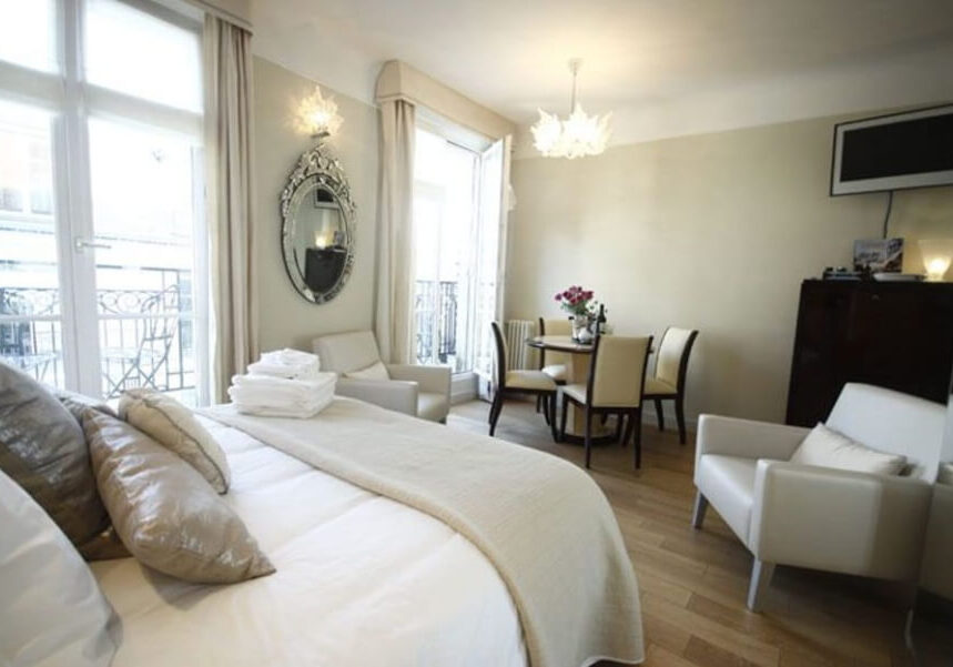 A luxuray rental apartment in Paris, France