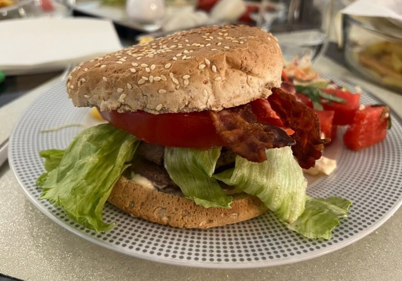 An American hamburger with all the fixings