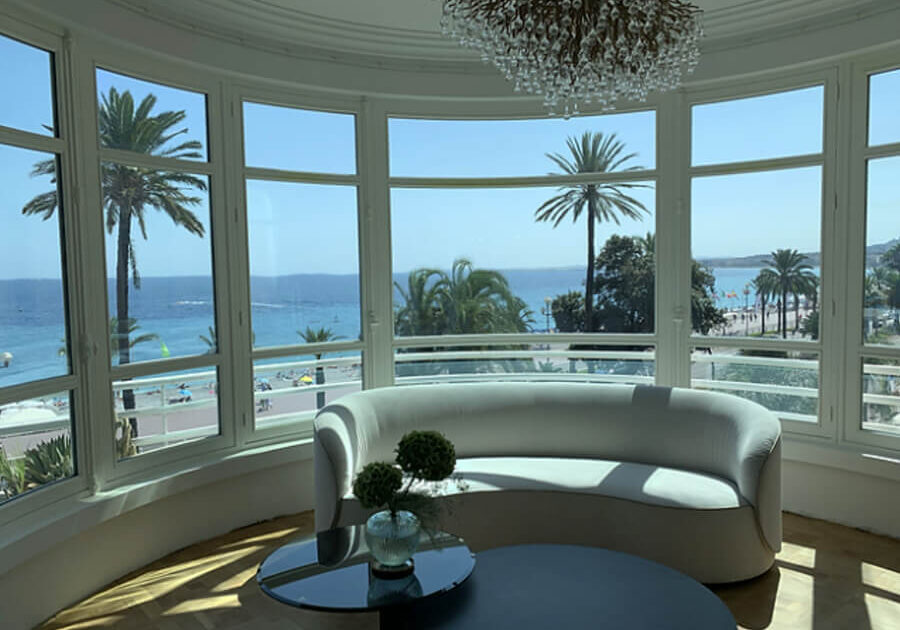 Living room of the Promenade apartment in Nice, interior design by Martine di Mattéo
