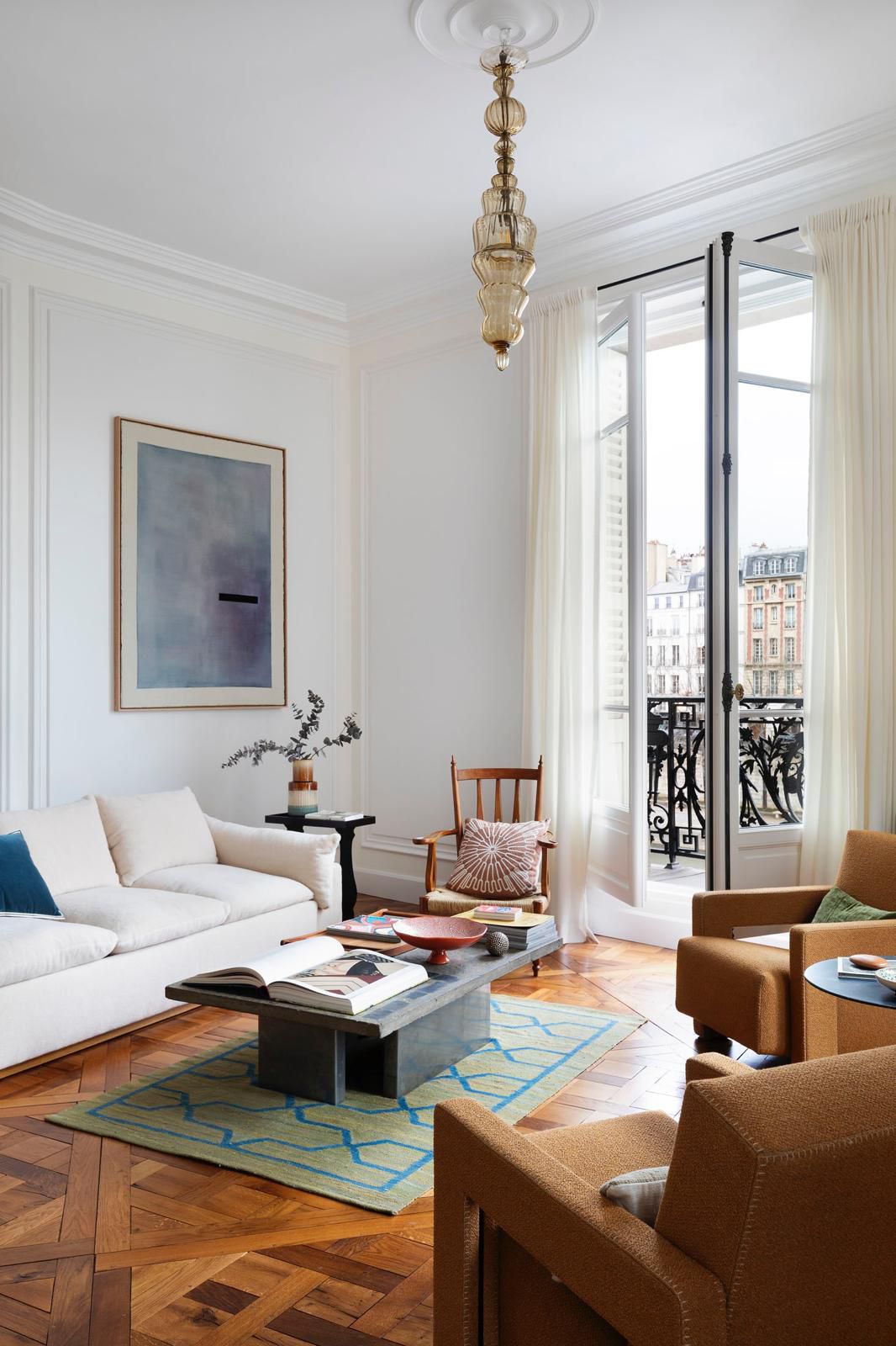 53 Quai des Grands Augustins Bright living area