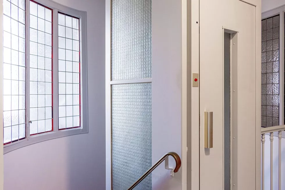 stairs and lift/elevator at 9 rue Lagrange Paris 75005