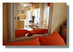 Mirrors open up small spaces 17-10-13MirrorsMakeSpace 137-Provencal by E 16