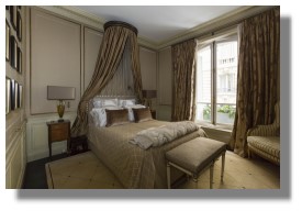 Champ de Mars apartment bedroom - Paris, France